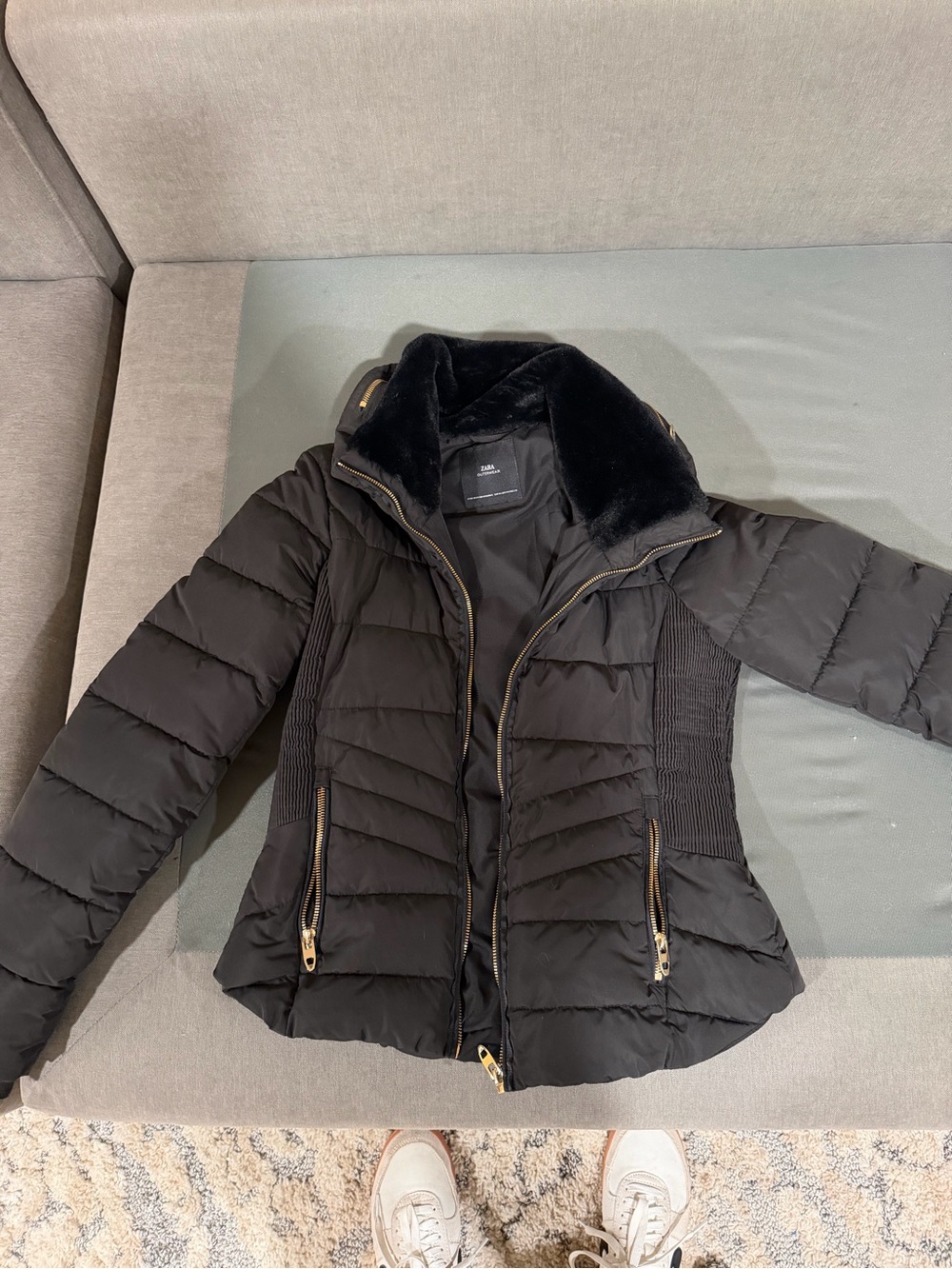 ZARA Black Quilted Faux-Fur Collar Puffer Jacket
